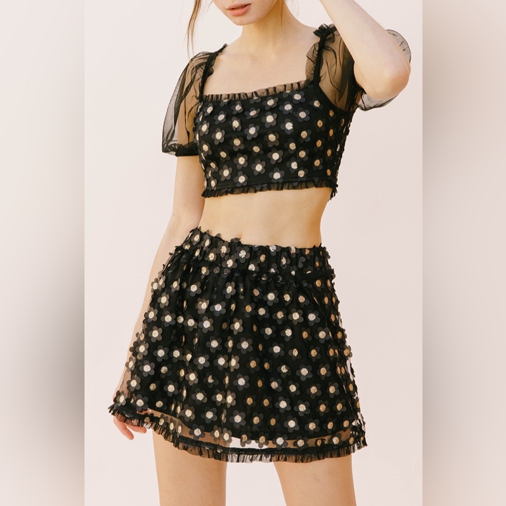 Black Sequin Daisy Crop Top & Mini Skirt Set - Picture 10 of 11